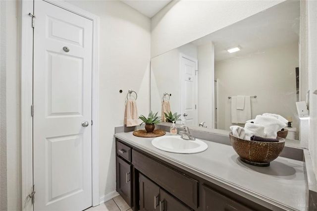 385 W Acorn Street, Gardner, KS 66030