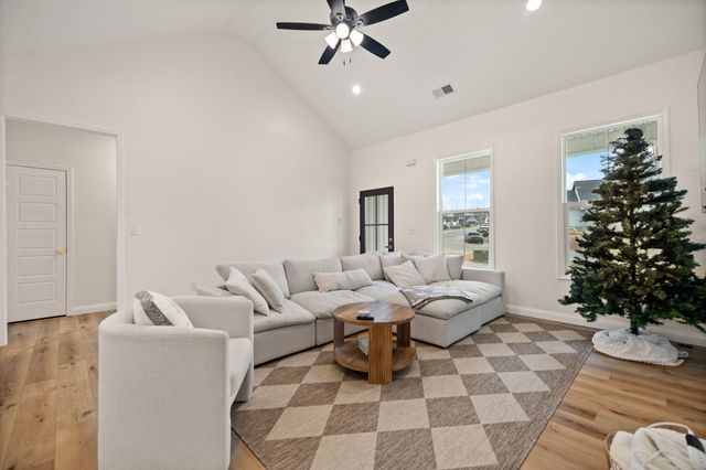 449 Pinehurst Way, Harrodsburg, KY 40330