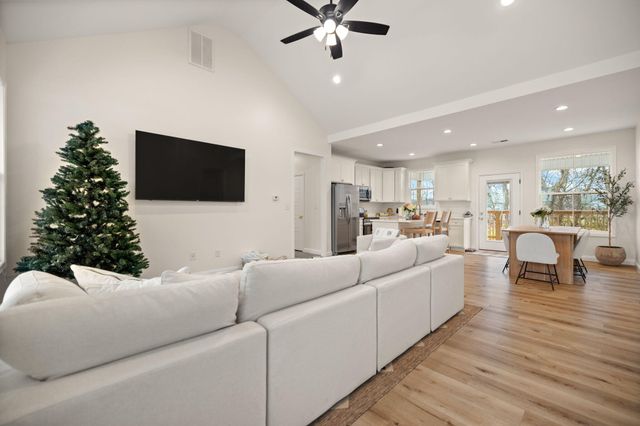 449 Pinehurst Way, Harrodsburg, KY 40330