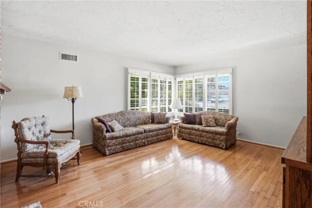 2037 S Capella Court, Costa Mesa, CA 92626