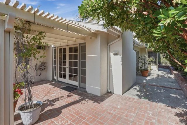 2037 S Capella Court, Costa Mesa, CA 92626
