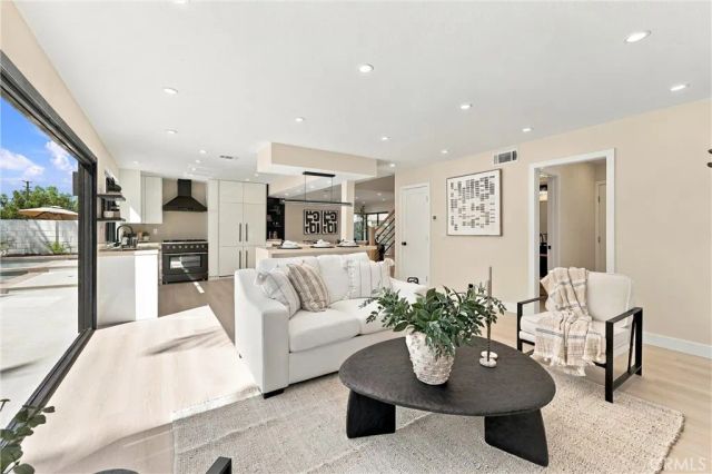 24396 Calle Pequeno, Lake Forest, CA 92630