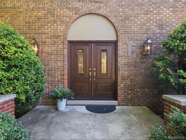 28854 Eton Glen, Farmington Hills, MI 48331