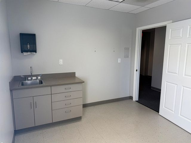 875 Greenland Rd Unit C8, Portsmouth, NH 03801