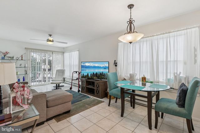 4 HARROGATE LA, Manchester, NJ 08759