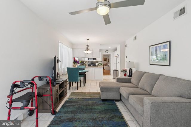 4 HARROGATE LA, Manchester, NJ 08759