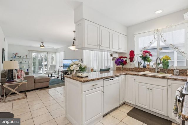 4 HARROGATE LA, Manchester, NJ 08759