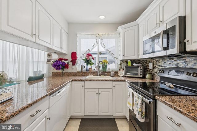 4 HARROGATE LA, Manchester, NJ 08759