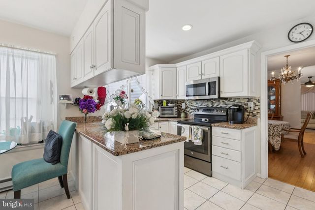 4 HARROGATE LA, Manchester, NJ 08759