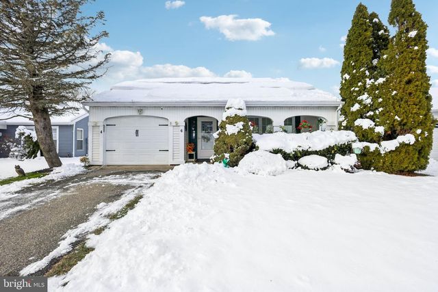 4 HARROGATE LA, Manchester, NJ 08759