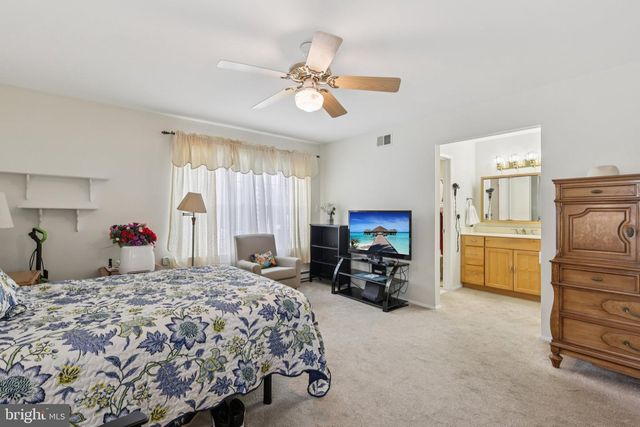 4 HARROGATE LA, Manchester, NJ 08759