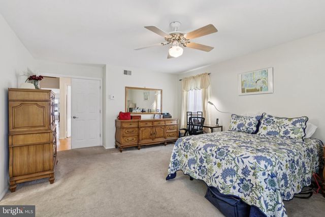 4 HARROGATE LA, Manchester, NJ 08759