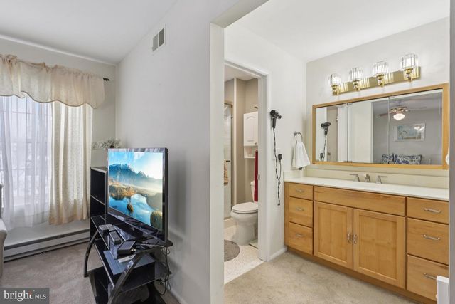 4 HARROGATE LA, Manchester, NJ 08759