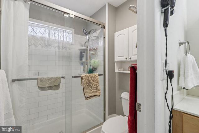 4 HARROGATE LA, Manchester, NJ 08759