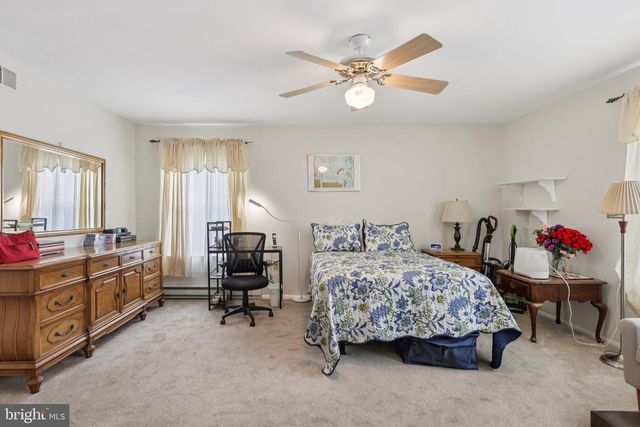 4 HARROGATE LA, Manchester, NJ 08759