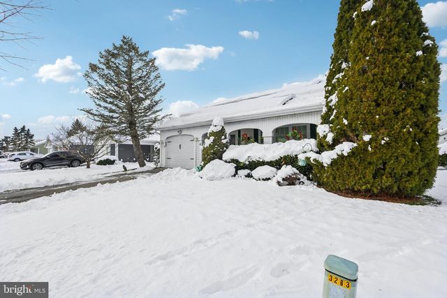 4 HARROGATE LA, Manchester, NJ 08759