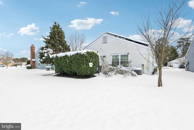 4 HARROGATE LA, Manchester, NJ 08759