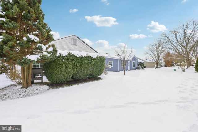 4 HARROGATE LA, Manchester, NJ 08759