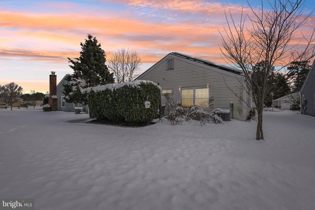 4 HARROGATE LA, Manchester, NJ 08759