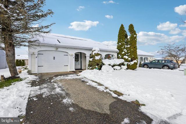 4 HARROGATE LA, Manchester, NJ 08759