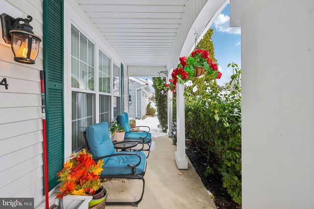 4 HARROGATE LA, Manchester, NJ 08759