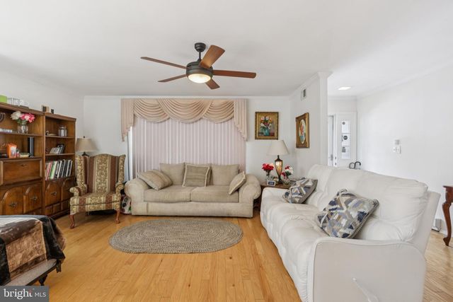 4 HARROGATE LA, Manchester, NJ 08759