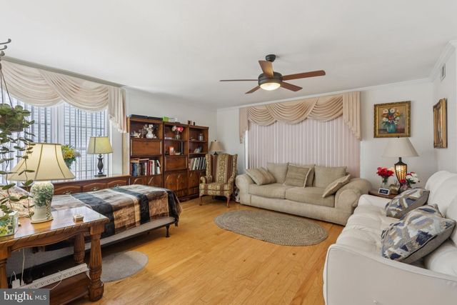 4 HARROGATE LA, Manchester, NJ 08759