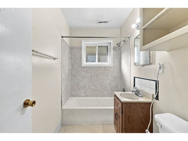 12508 Ne MULTNOMAH St, Portland, OR 97230