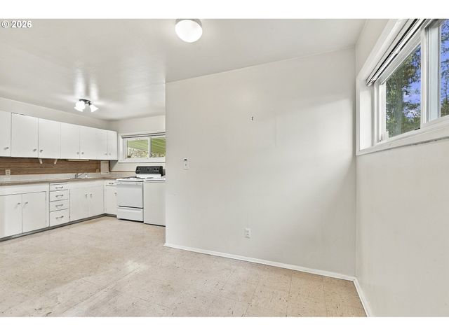 12508 Ne MULTNOMAH St, Portland, OR 97230