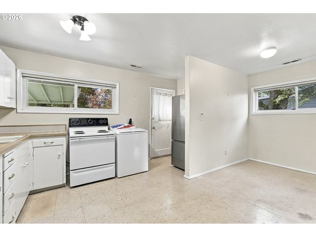 12508 Ne MULTNOMAH St, Portland, OR 97230