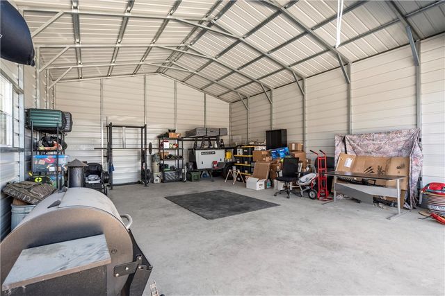 232 Hcr 2302, Abbott, TX 76621