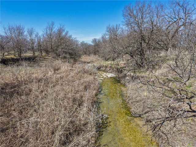 232 Hcr 2302, Abbott, TX 76621