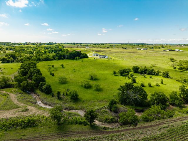 232 Hcr 2302, Abbott, TX 76621
