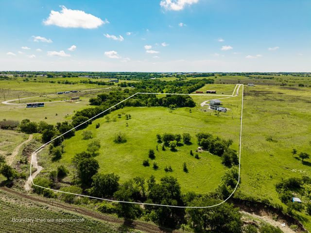 232 Hcr 2302, Abbott, TX 76621