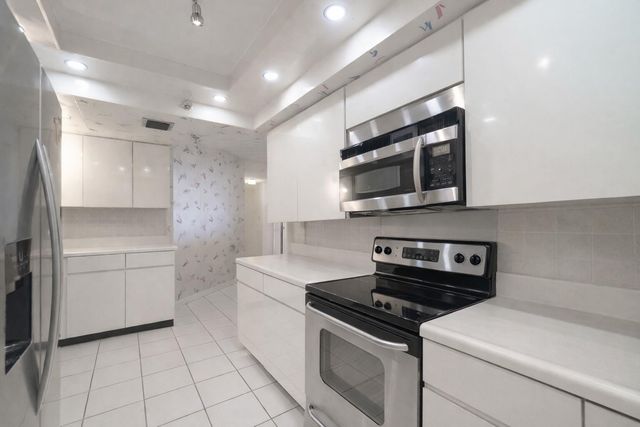 1155 Hillsboro Mile 502, Hillsboro Beach, FL 33062