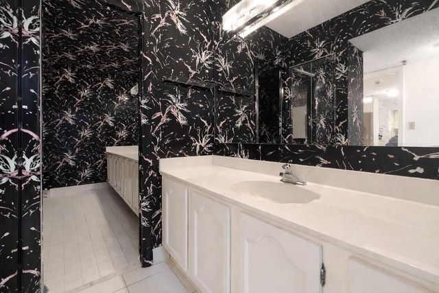 1155 Hillsboro Mile 502, Hillsboro Beach, FL 33062