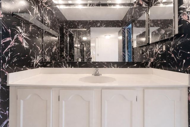 1155 Hillsboro Mile 502, Hillsboro Beach, FL 33062