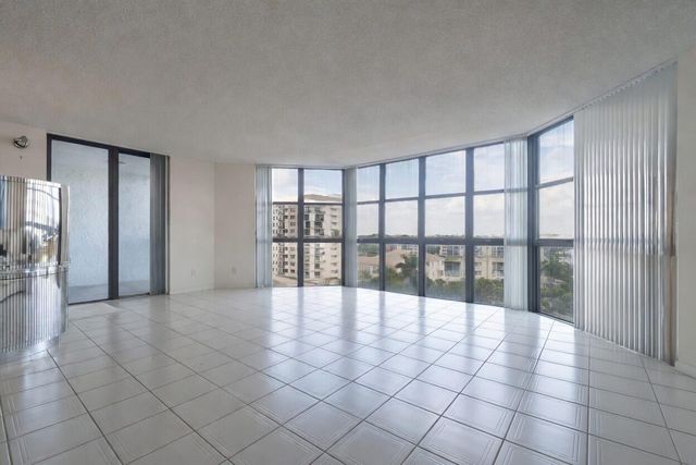 1155 Hillsboro Mile 502, Hillsboro Beach, FL 33062