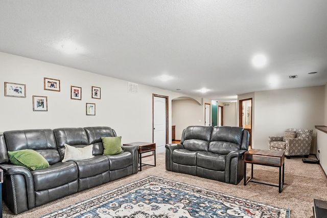 14214 W Willoughby Cir, Wichita, KS 67235