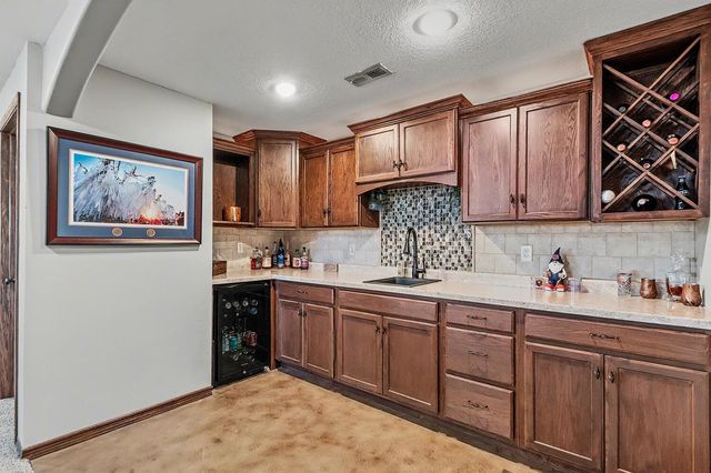 14214 W Willoughby Cir, Wichita, KS 67235