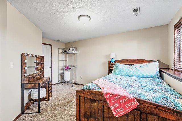 14214 W Willoughby Cir, Wichita, KS 67235