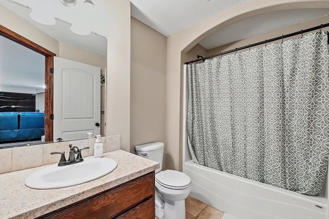 14214 W Willoughby Cir, Wichita, KS 67235