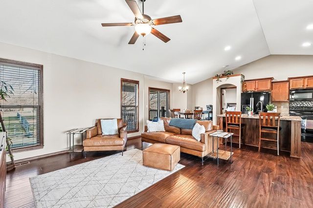 14214 W Willoughby Cir, Wichita, KS 67235