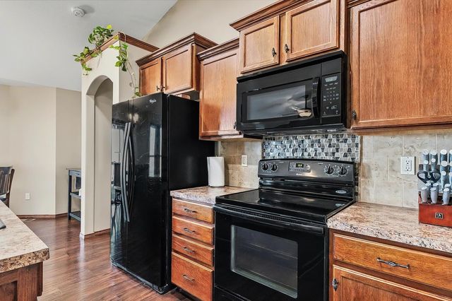 14214 W Willoughby Cir, Wichita, KS 67235