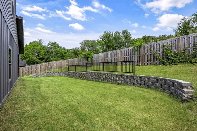 2588 N Justin Drive, Fayetteville, AR 72704