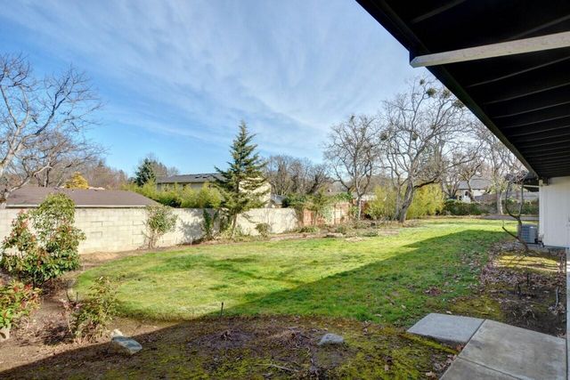 211 S Groveland Avenue, Medford, OR 97504