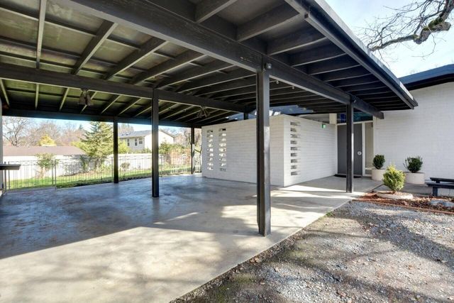 211 S Groveland Avenue, Medford, OR 97504