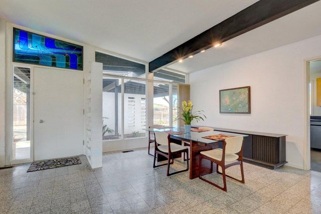 211 S Groveland Avenue, Medford, OR 97504