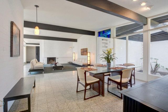 211 S Groveland Avenue, Medford, OR 97504