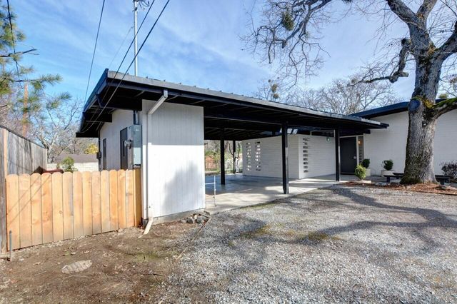 211 S Groveland Avenue, Medford, OR 97504